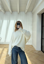 Afbeelding in Gallery-weergave laden, Basic Trui Label - Verschillende Kleuren
