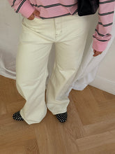 Afbeelding in Gallery-weergave laden, Kate Jeans Ecru