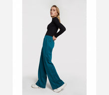 Load image into Gallery viewer, Wide Trousers Petrol
