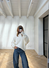 Afbeelding in Gallery-weergave laden, Basic Trui Label - Verschillende Kleuren