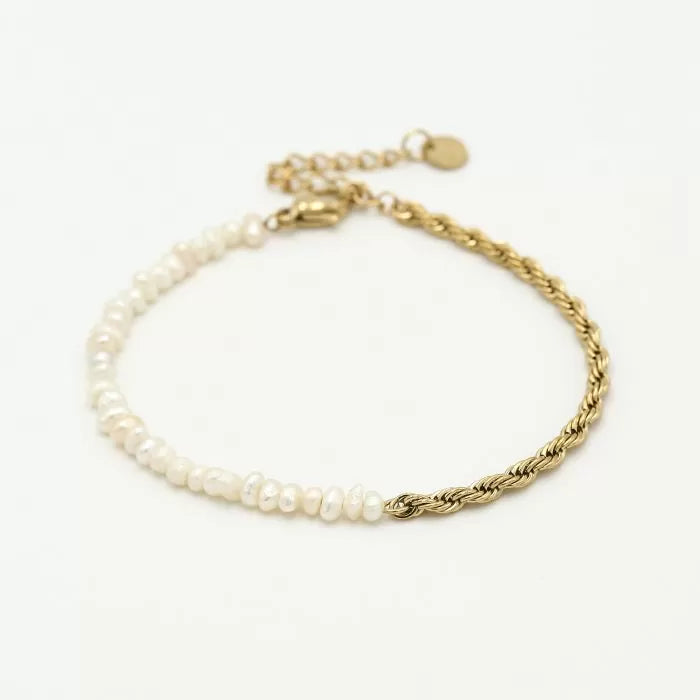 Twisted Bracelet with pearls