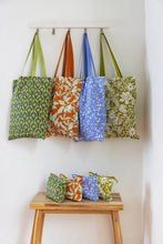 Afbeelding in Gallery-weergave laden, Make-Up Tas Oranje