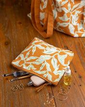 Afbeelding in Gallery-weergave laden, Make-Up Tas Oranje
