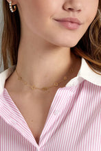 Load image into Gallery viewer, Classic necklace with clover charms
