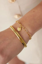 Load image into Gallery viewer, Beach vibe bracelet with shell charm
