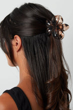 Load image into Gallery viewer, Flower Hairclip Leo
