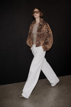 Afbeelding in Gallery-weergave laden, Jollie Fur Bomber Jacket
