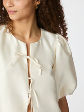 Load image into Gallery viewer, Aska Dull Satijnen Blouse Off White
