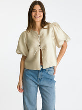 Afbeelding in Gallery-weergave laden, Aska Dull Satiijnen Blouse Sand
