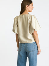 Afbeelding in Gallery-weergave laden, Aska Dull Satiijnen Blouse Sand
