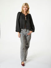 Afbeelding in Gallery-weergave laden, Daliska Dull Satin Blouse Zwart
