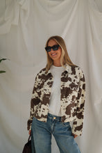 Load image into Gallery viewer, Lou Cow Jas
