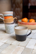 Afbeelding in Gallery-weergave laden, 70s Keramiek: Cappuccino Mok Rock
