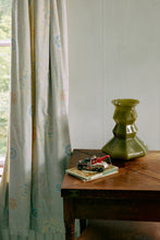 Afbeelding in Gallery-weergave laden, Silhouette glass vase, green
