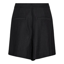 Afbeelding in Gallery-weergave laden, Maggie Pleat Shorts Zwart
