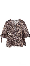Load image into Gallery viewer, Lizzy Blouse Leopard

