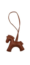 Afbeelding in Gallery-weergave laden, Paard Hanger - Verschillende Kleuren.
