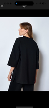 Afbeelding in Gallery-weergave laden, Femke Tee Zwart
