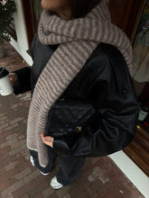 Afbeelding in Gallery-weergave laden, Lucy Strepen Sjaal - Verschillende Kleuren
