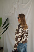 Load image into Gallery viewer, Lou Cow Jas
