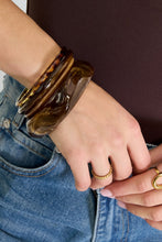 Load image into Gallery viewer, Acryl Armbanden effen - Verschillende Kleuren
