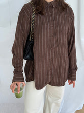 Load image into Gallery viewer, Split Blouse Bruin
