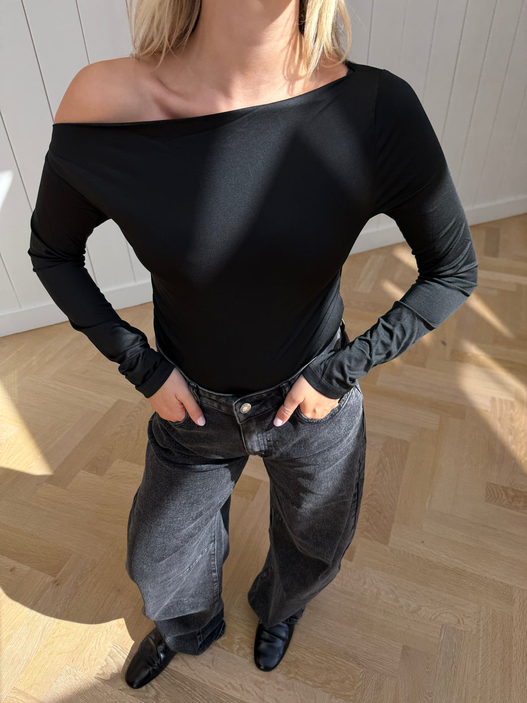Off shoulder basic tee - Verschillende Kleuren