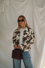 Load image into Gallery viewer, Lou Cow Jas

