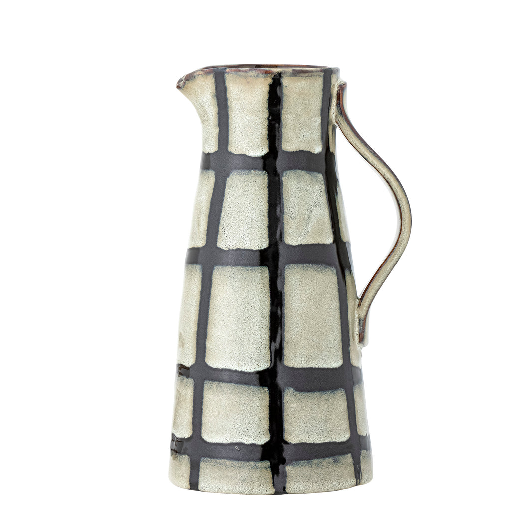 Aiwan Jug, Black, Stoneware