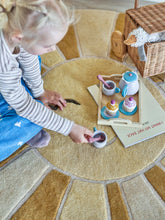 Afbeelding in Gallery-weergave laden, Sun Vloerkleed
