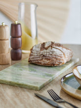 Afbeelding in Gallery-weergave laden, Keika Cutting Board
