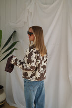 Load image into Gallery viewer, Lou Cow Jas
