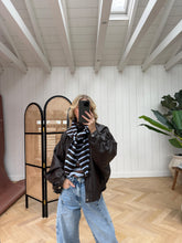 Afbeelding in Gallery-weergave laden, Aimée Bomber - Verschillende Kleuren
