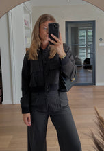 Load image into Gallery viewer, Jazzlyn Jacket Black
