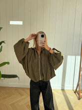 Afbeelding in Gallery-weergave laden, Maud Jas - Verschillende Kleuren
