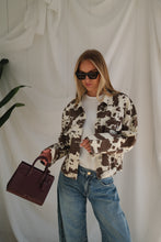 Load image into Gallery viewer, Lou Cow Jas
