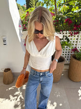 Afbeelding in Gallery-weergave laden, Lola Top Wit
