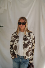 Load image into Gallery viewer, Lou Cow Jas
