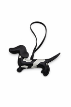 Afbeelding in Gallery-weergave laden, Teckel Vlekjes Hanger - Verschillende Kleuren
