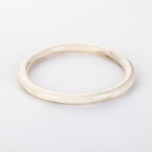 Afbeelding in Gallery-weergave laden, Acrylic Bangle - Verschillende kleuren
