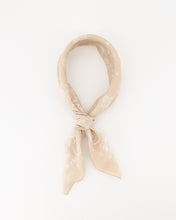 Afbeelding in Gallery-weergave laden, Astrid Sjaal - Verschillende Kleuren
