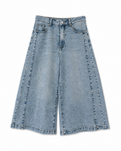 Load image into Gallery viewer, Bermuda Alola Jeans
