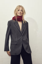 Afbeelding in Gallery-weergave laden, Pricilla Pin Blazer
