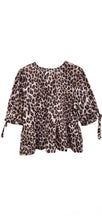 Load image into Gallery viewer, Lizzy Blouse Leopard

