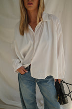 Afbeelding in Gallery-weergave laden, Juul Blouse - Verschillende Kleuren
