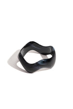 Load image into Gallery viewer, Acryl armbanden Wave - Verschillende Kleuren
