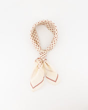 Afbeelding in Gallery-weergave laden, Astrid Sjaal - Verschillende Kleuren
