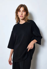 Afbeelding in Gallery-weergave laden, Femke Tee Zwart
