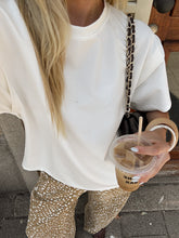 Afbeelding in Gallery-weergave laden, Gigi Basic tee - Verschillende Kleuren
