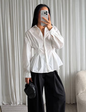 Afbeelding in Gallery-weergave laden, Cinched Waist Poplin Top
